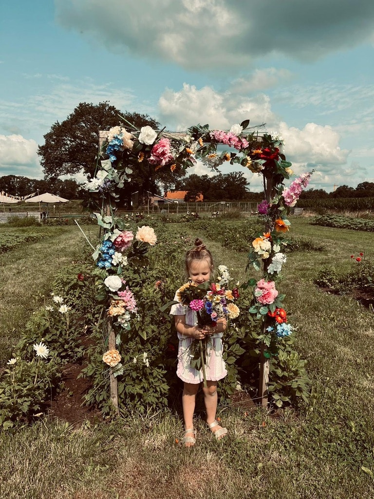 Groot twentsch maidoolhof en pluktuin fleringen